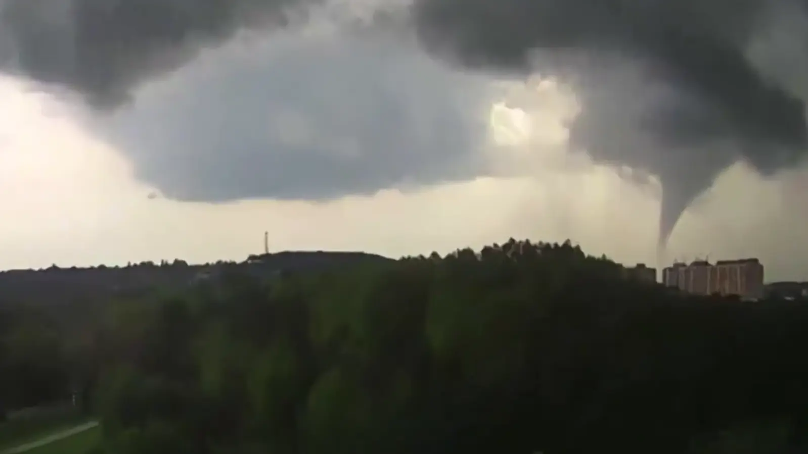 tornado mađarska screenshot@meteo60-66660735e3272.webp